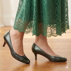 COLE HAAN x NIKE AIR Genuine Leather Olive Green Low Heeled Pumps Sz 9B